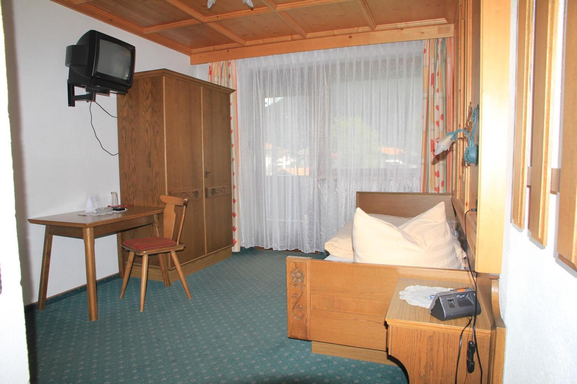 Bed and Breakfast Berghaus Maria Pettneu am Arlberg Exterior foto